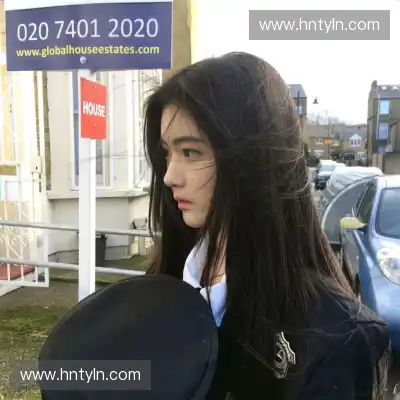 包奕和